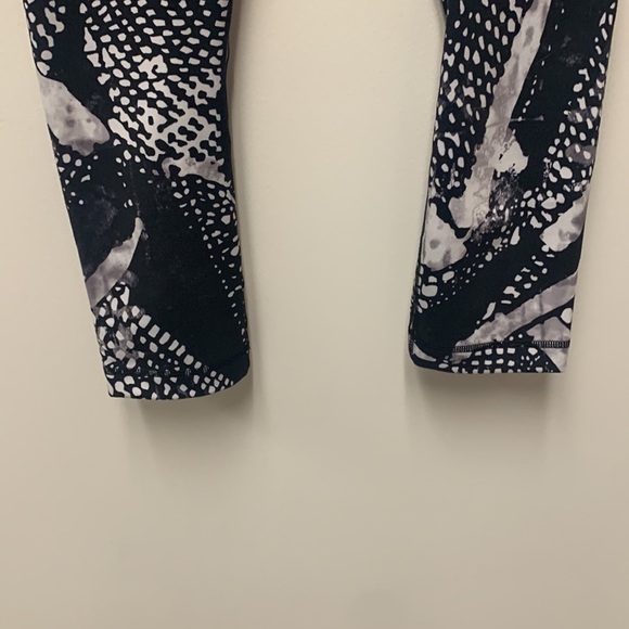 Lululemon cropped leggings - Picture 5 of 9